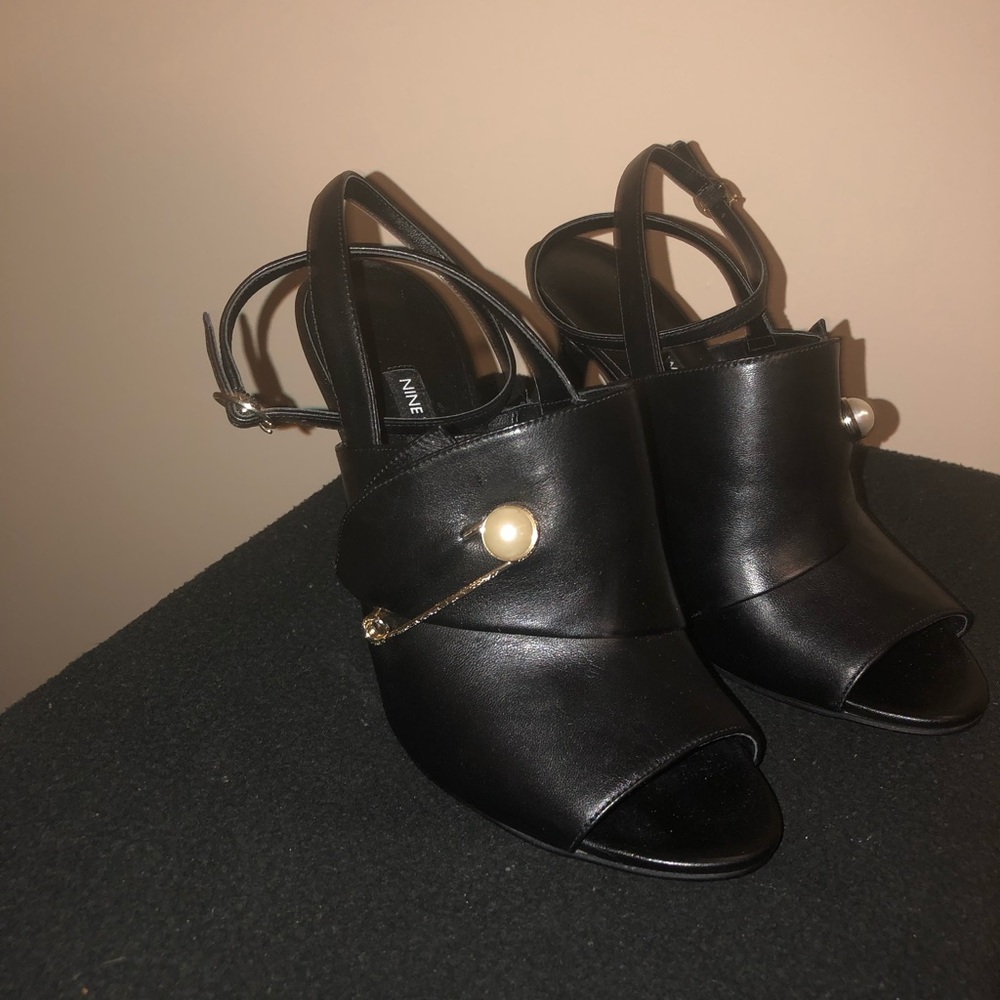 Ankle strap sandals